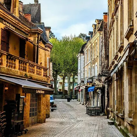 Centrally Located With Medieval Town Views * Sarlat-la-Caneda
